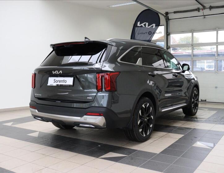 KIA Sorento 4