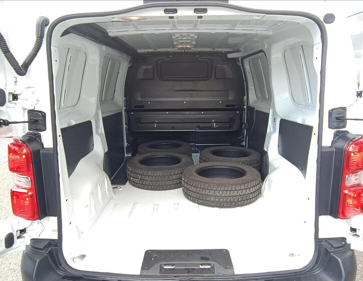 Peugeot Expert 6