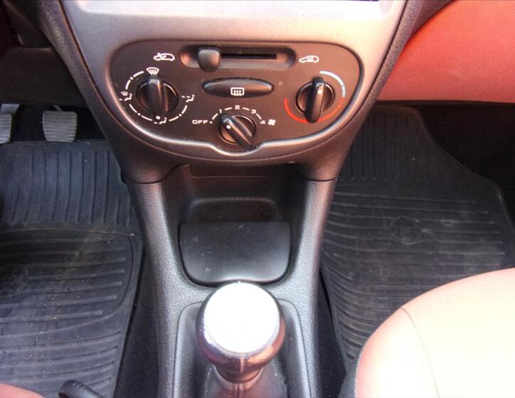 Peugeot 206 18