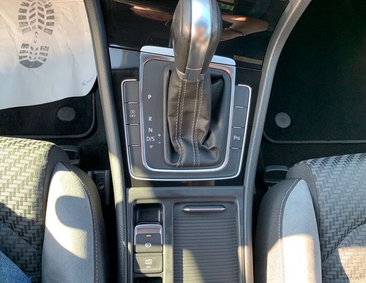 Volkswagen Golf 17