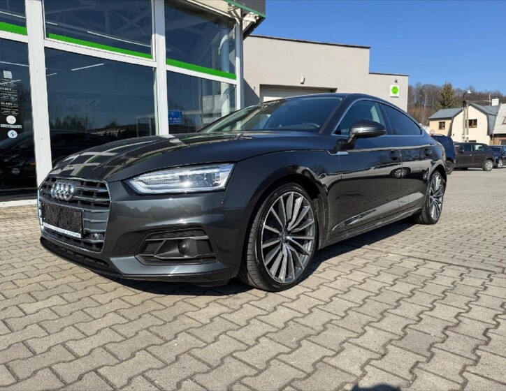 Audi A5 1