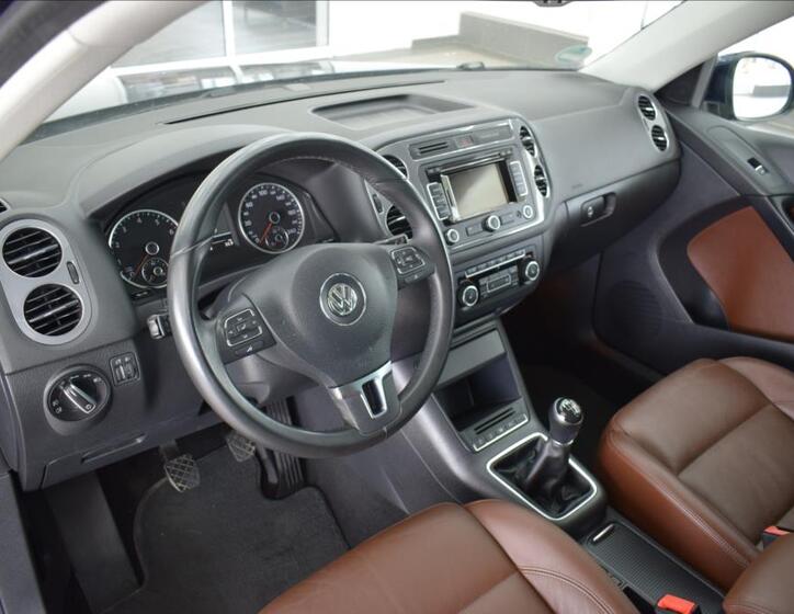 Volkswagen Tiguan 9
