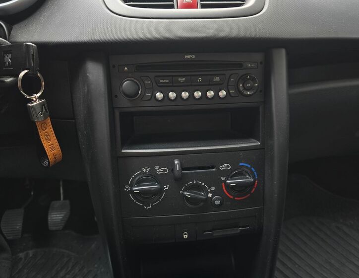 Peugeot 207 15