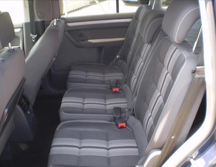 Volkswagen Touran 14