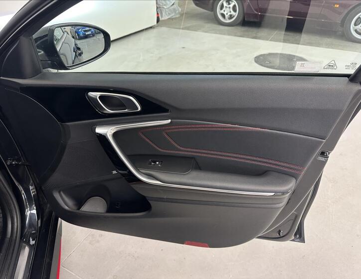 KIA ProCeed 27