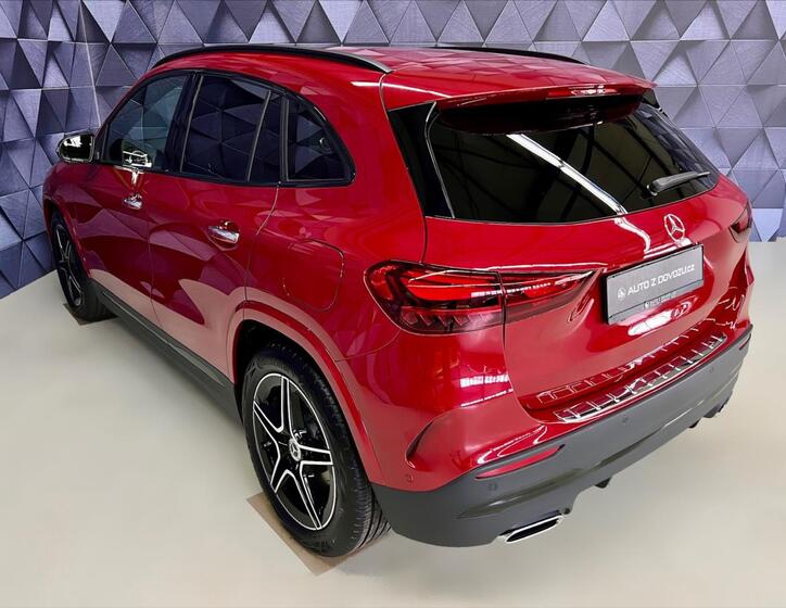 Mercedes-Benz GLA 4