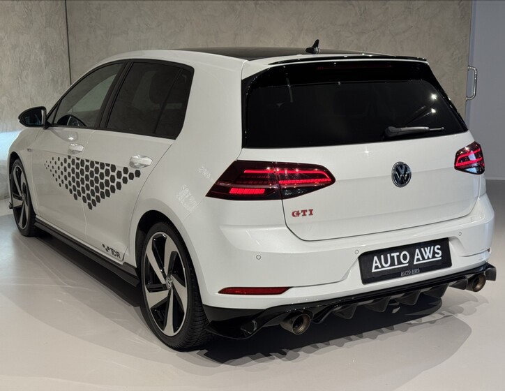 Volkswagen Golf 12