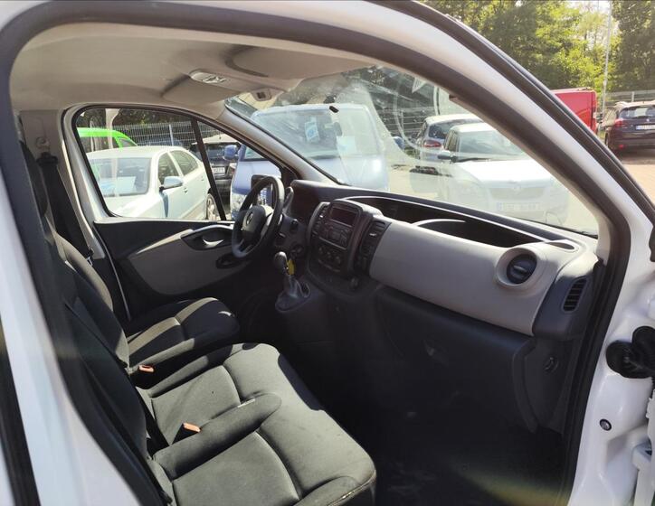 Renault Trafic 27