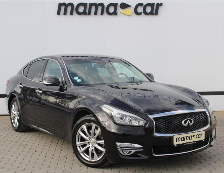 Infiniti Q70 1