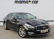 Infiniti Q70 1