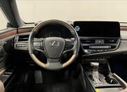 Lexus ES 300h 5