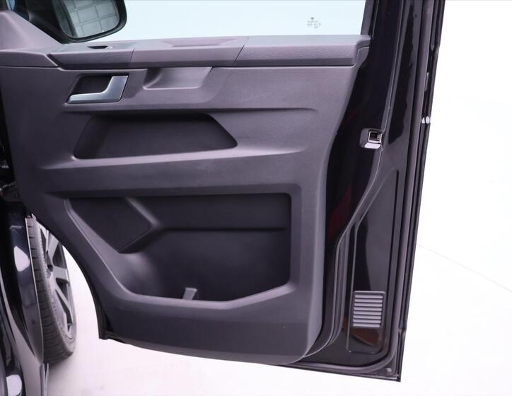 Volkswagen Multivan 13