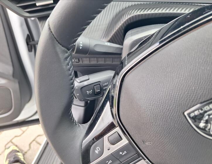 Peugeot 2008 7