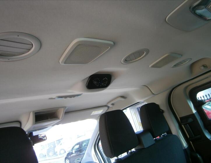 Ford Tourneo Custom 19