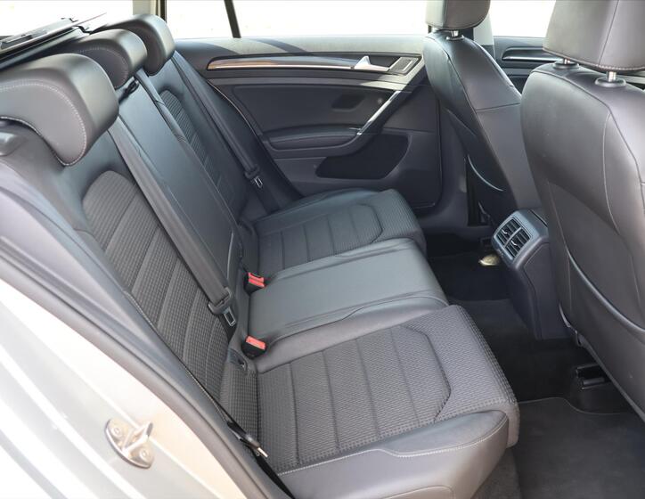 Volkswagen Golf 14