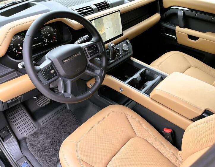 Land Rover Defender 14