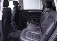 Audi Q7 15