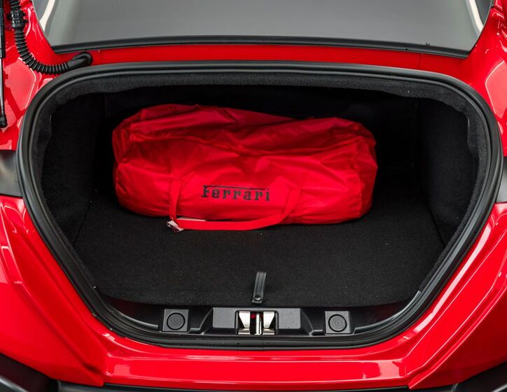 Ferrari Roma 18
