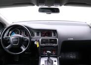 Audi Q7 23