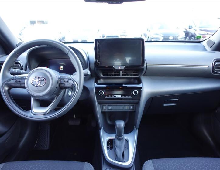 Toyota Yaris Cross 9
