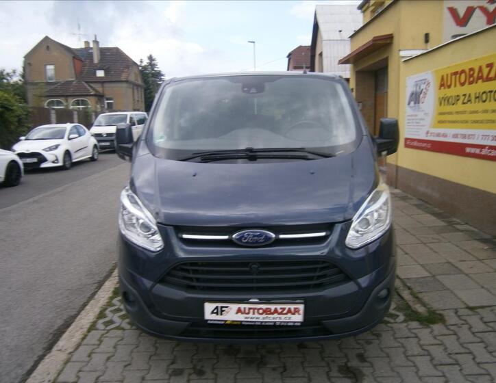 Ford Tourneo Custom 2