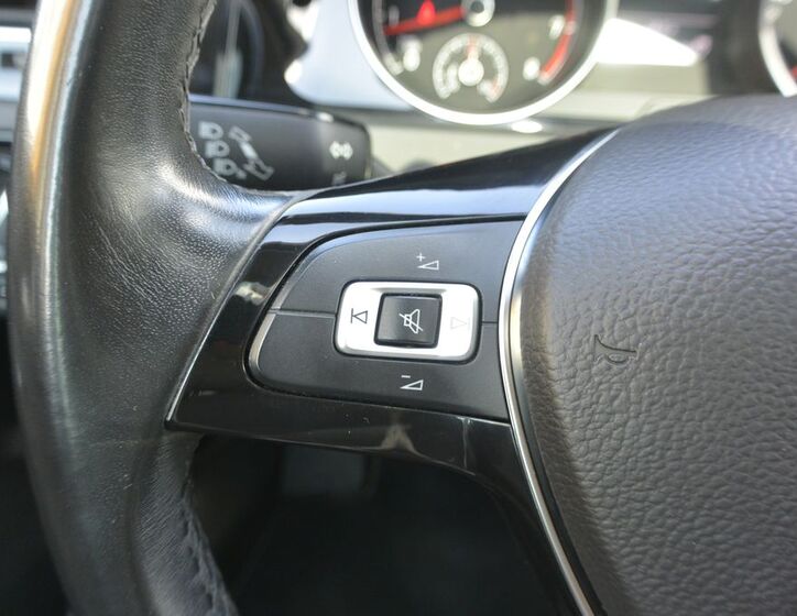 Volkswagen Golf 19