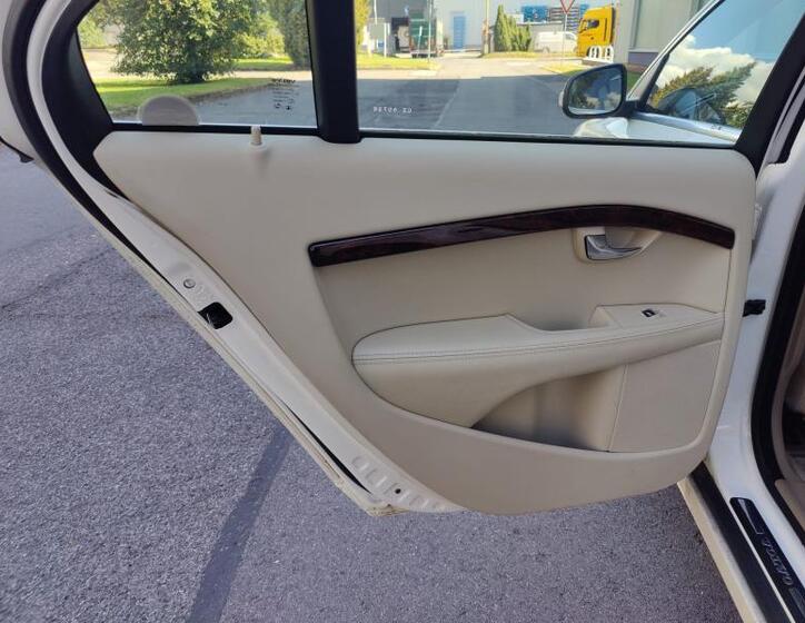Volvo S80 14