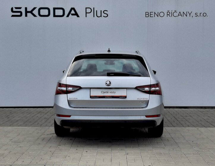 Škoda Superb 13