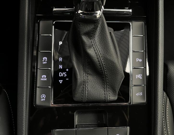 Škoda Superb 16