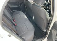 Toyota Yaris 16