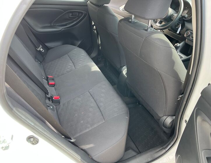 Toyota Yaris 16