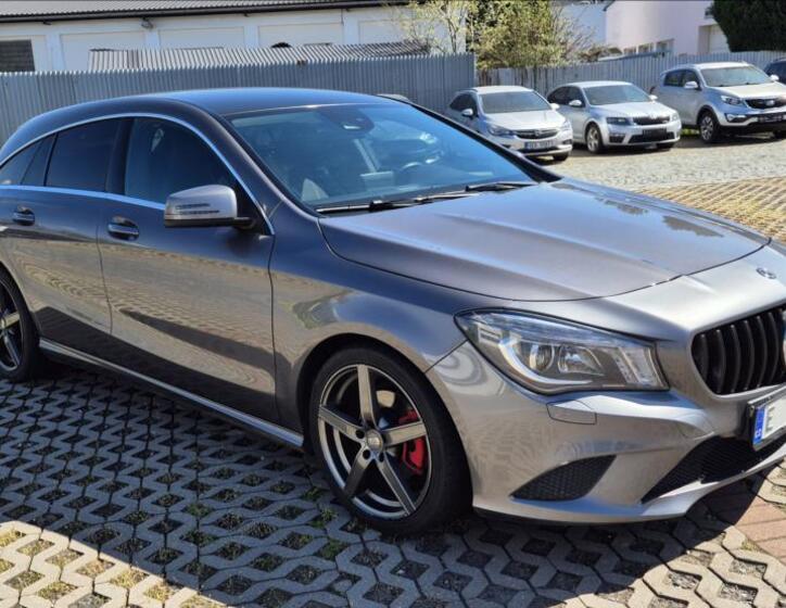 Mercedes-Benz CLA 4