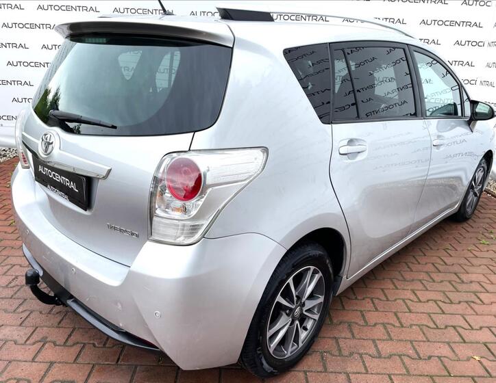 Toyota Verso 9