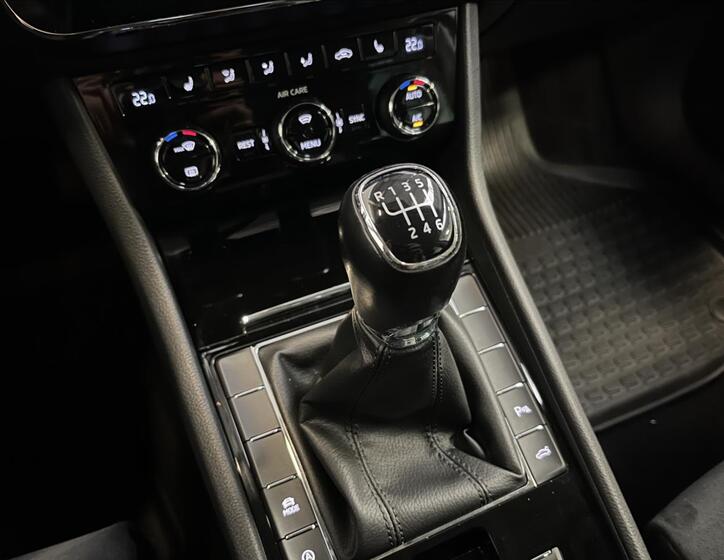 Škoda Superb 16