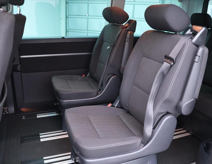 Volkswagen Multivan 17