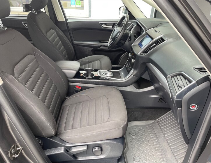 Ford Galaxy 12