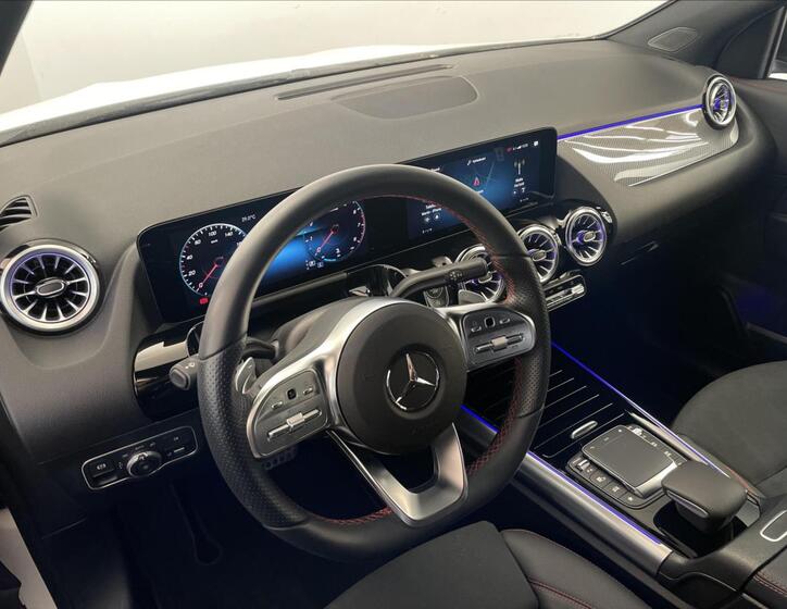 Mercedes-Benz GLA 9