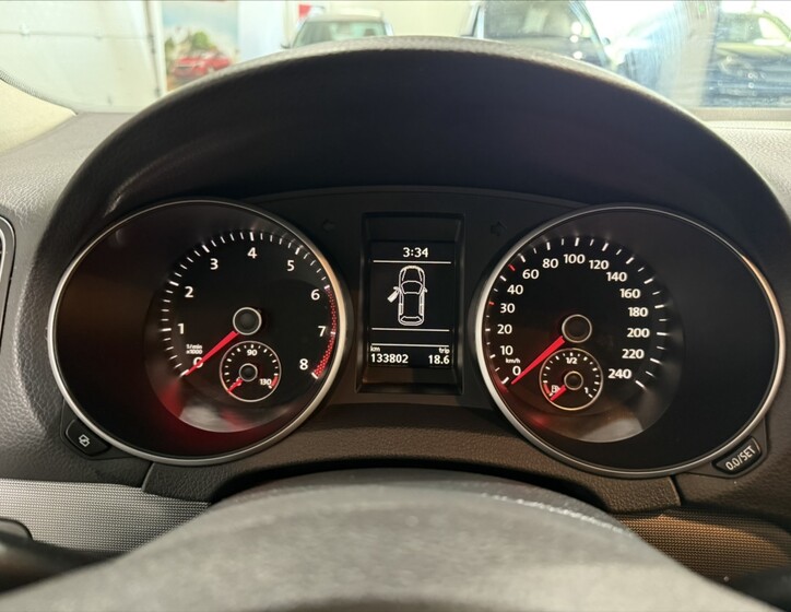 Volkswagen Golf 10