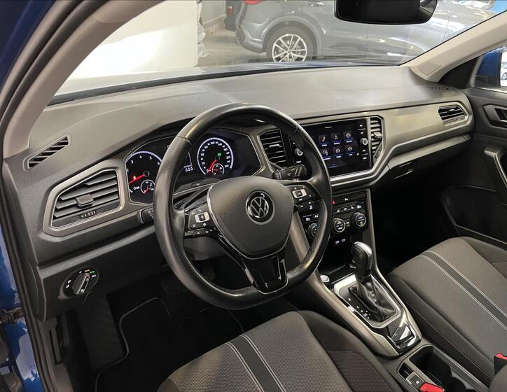 Volkswagen T-Roc 6