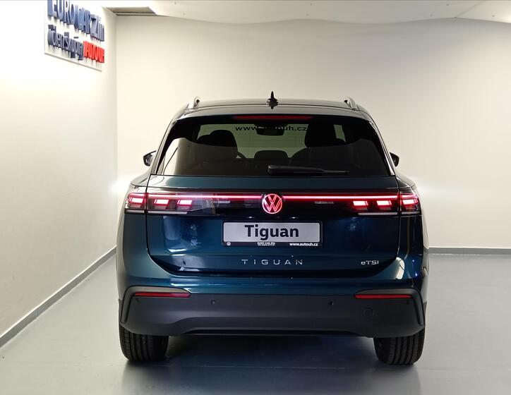 Volkswagen Tiguan 8
