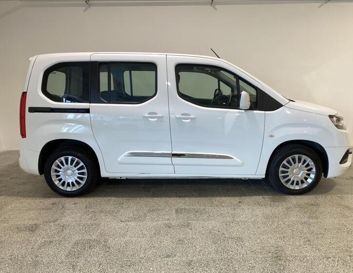 Toyota ProAce City 18