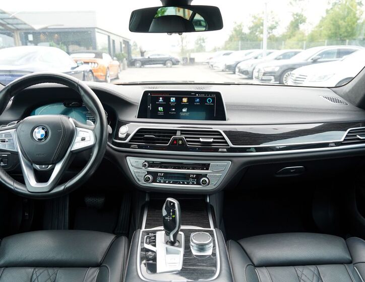 BMW Řada 7 23