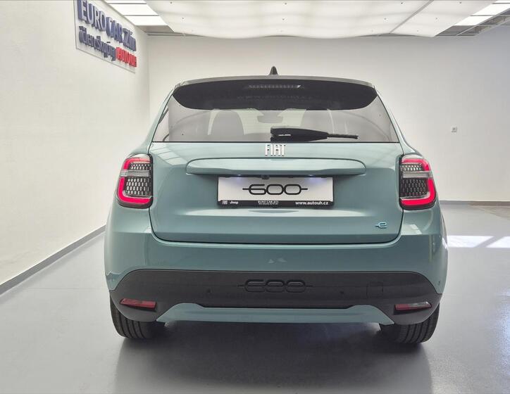 Fiat 600e 4