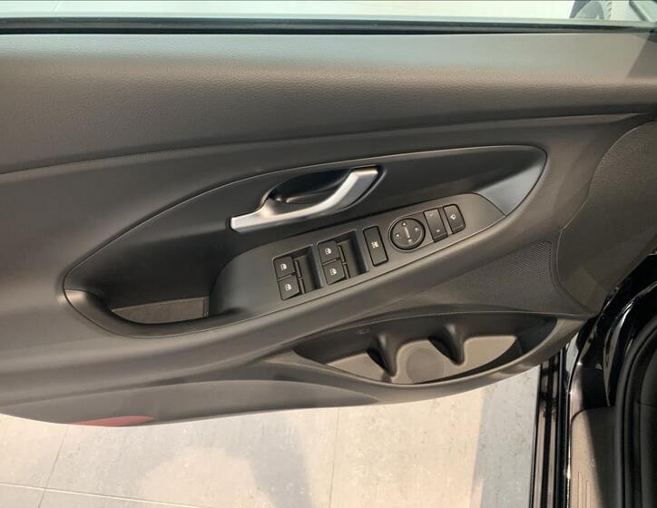 Hyundai i30 25