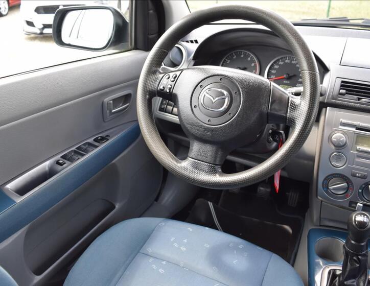 Mazda 2 26