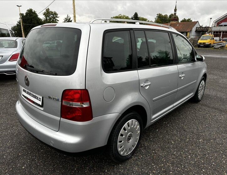 Volkswagen Touran 5