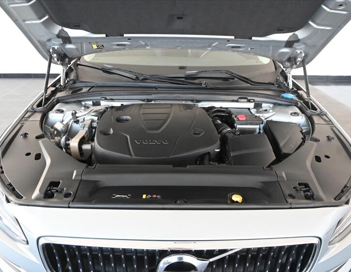 Volvo V90 5