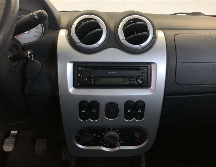 Dacia Sandero 16