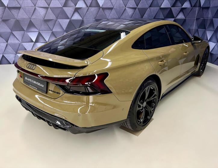 Audi e-tron GT 7