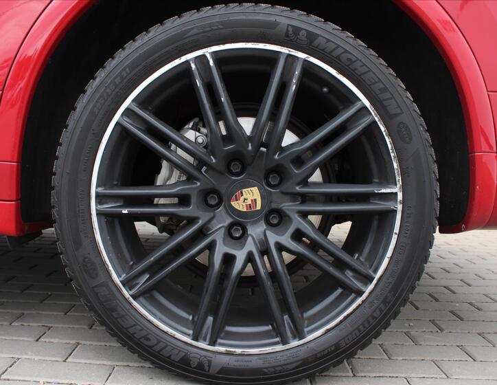 Porsche Cayenne 9